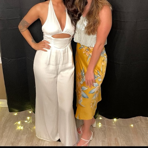 Hello Molly White Jumpsuit size small - Picture 3 of 3